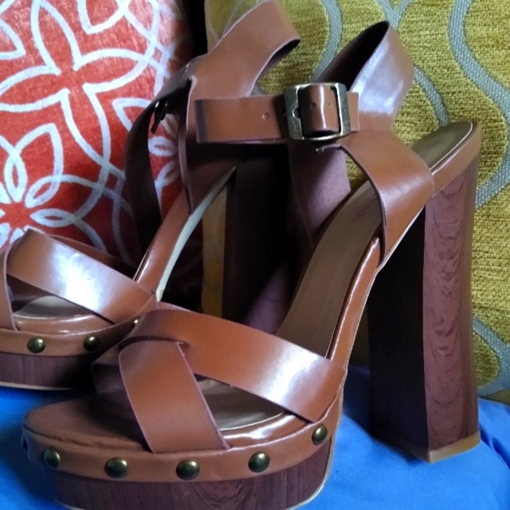 Brown/Nude Platform Sandals - Just Fab sz8